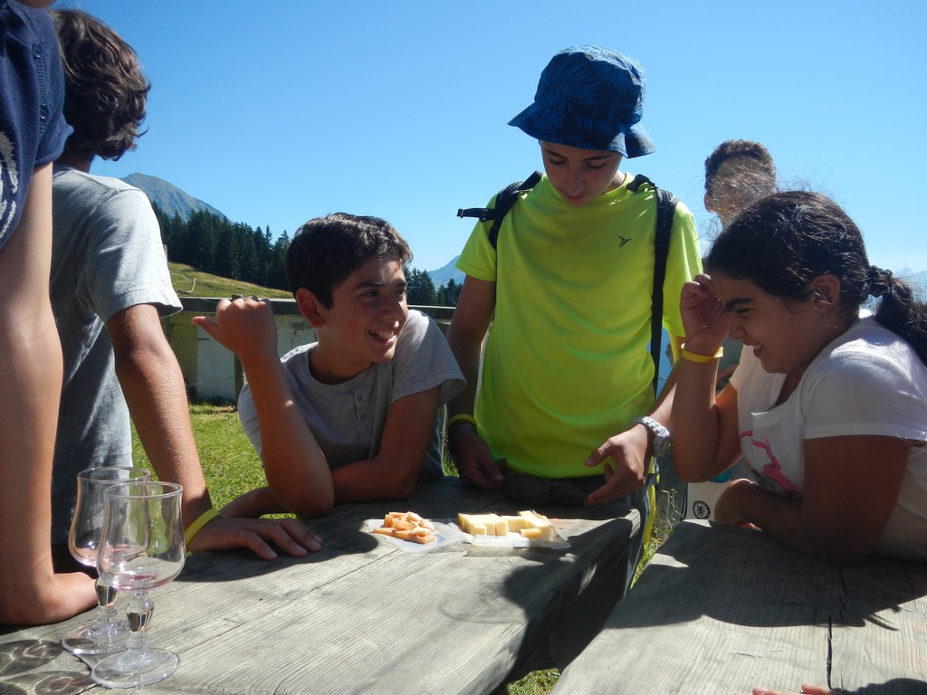 Village Camps International Summer Camp Leysin, Switzerland 2025-08-09 https://www.villagecamps.com/journals_admin/images/1314-5222-DSCN1667.jpg