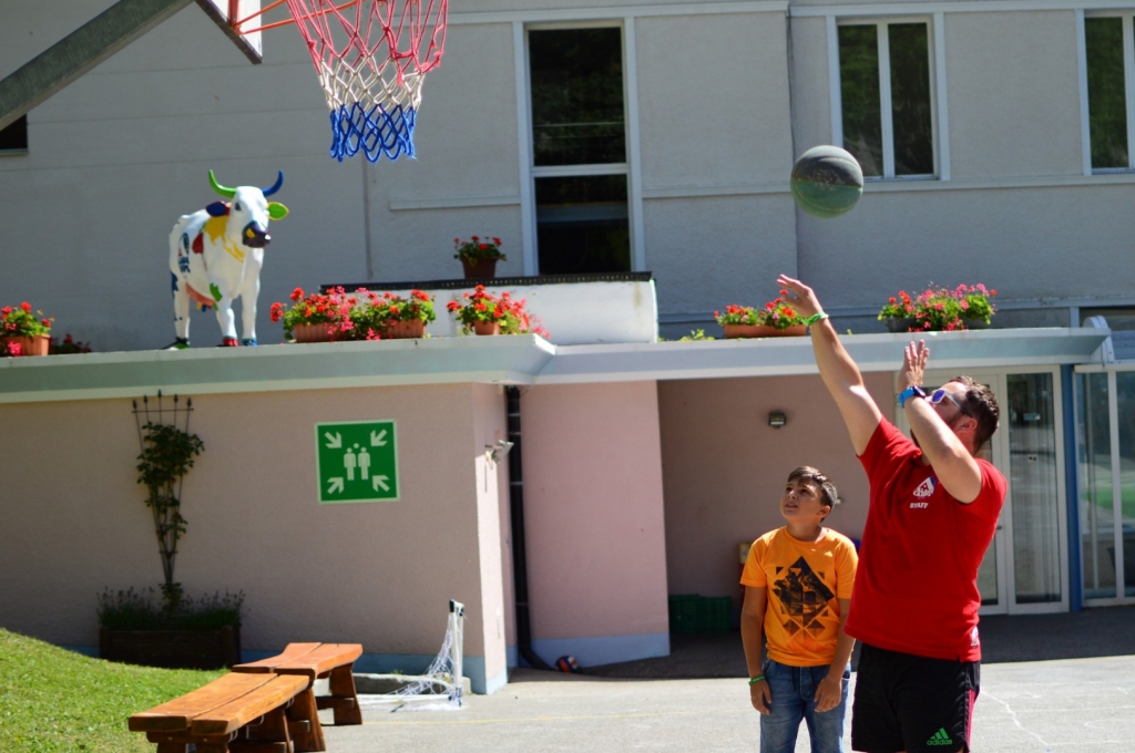Village Camps International Summer Camp Leysin, Switzerland 2025-08-09 https://www.villagecamps.com/journals_admin/images/1920-5072-DSC_1346.jpg
