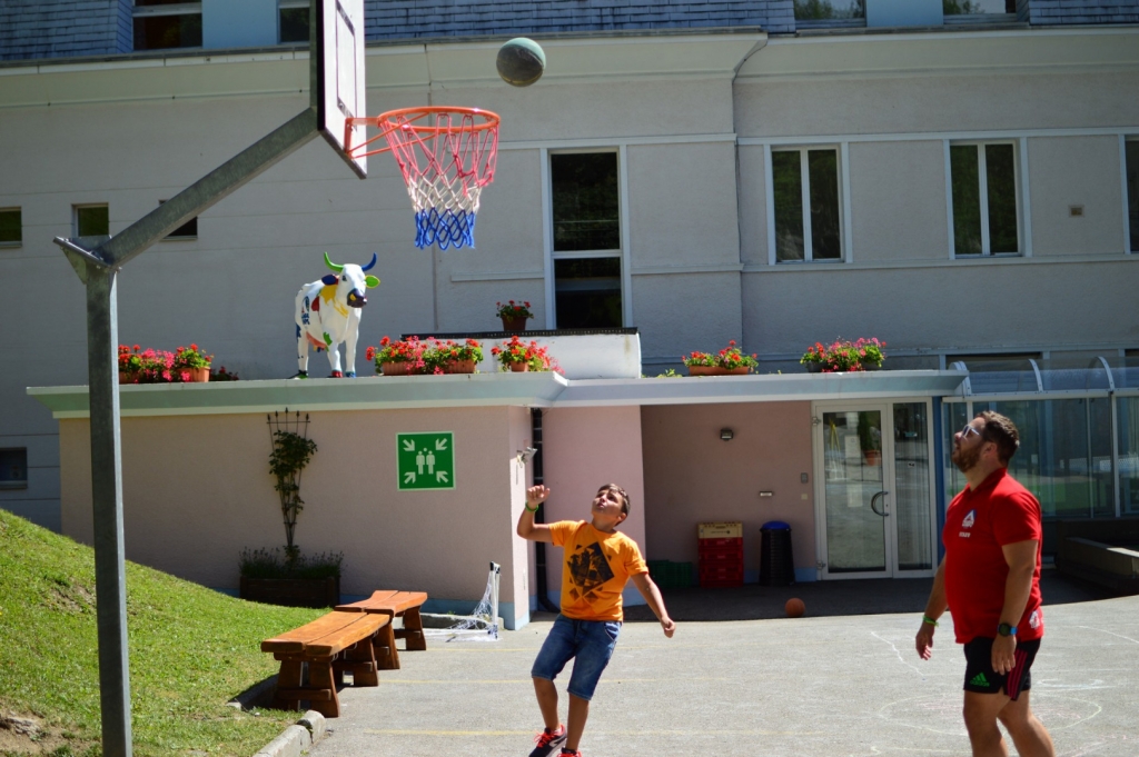 Village Camps International Summer Camp Leysin, Switzerland 2025-08-09 https://www.villagecamps.com/journals_admin/images/1920-5093-DSC_1349.jpg
