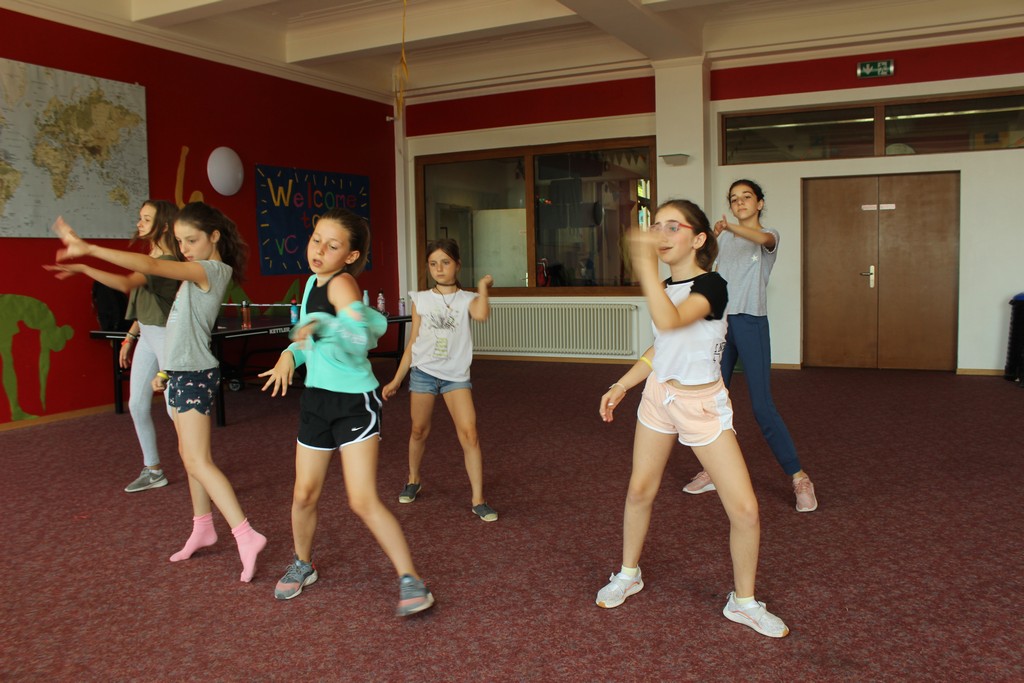 Village Camps International Summer Camp Leysin, Switzerland 2025-08-09 https://www.villagecamps.com/journals_admin/images/1984-7463-IMG_7383.jpg