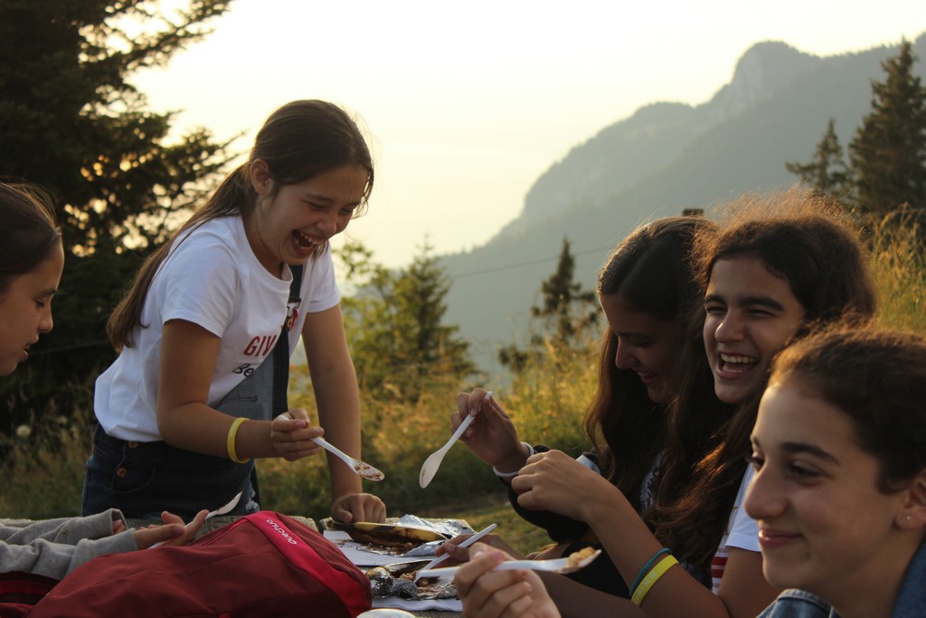 Village Camps International Summer Camp Leysin, Switzerland 2025-08-09 https://www.villagecamps.com/journals_admin/images/1984-7492-IMG_7826.jpg