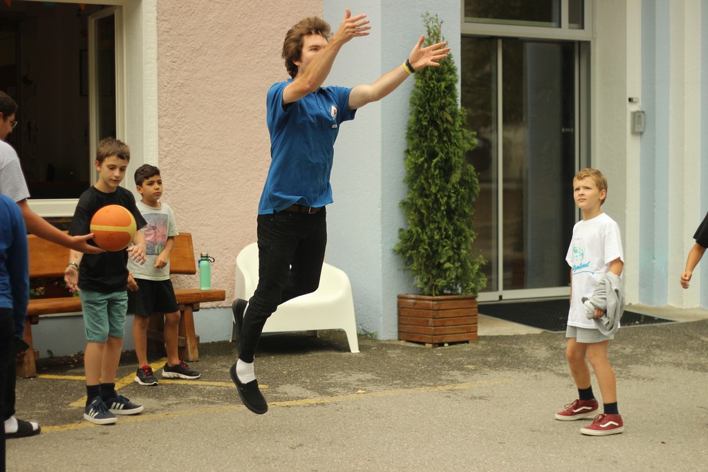 Village Camps International Summer Camp Leysin, Switzerland 2025-08-09 https://www.villagecamps.com/journals_admin/images/2072-0345-IMG_9806.jpg