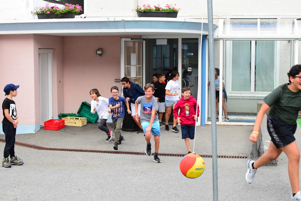 Village Camps International Summer Camp Leysin, Switzerland 2025-08-09 https://www.villagecamps.com/journals_admin/images/2325-0372-DSC_2867.jpg
