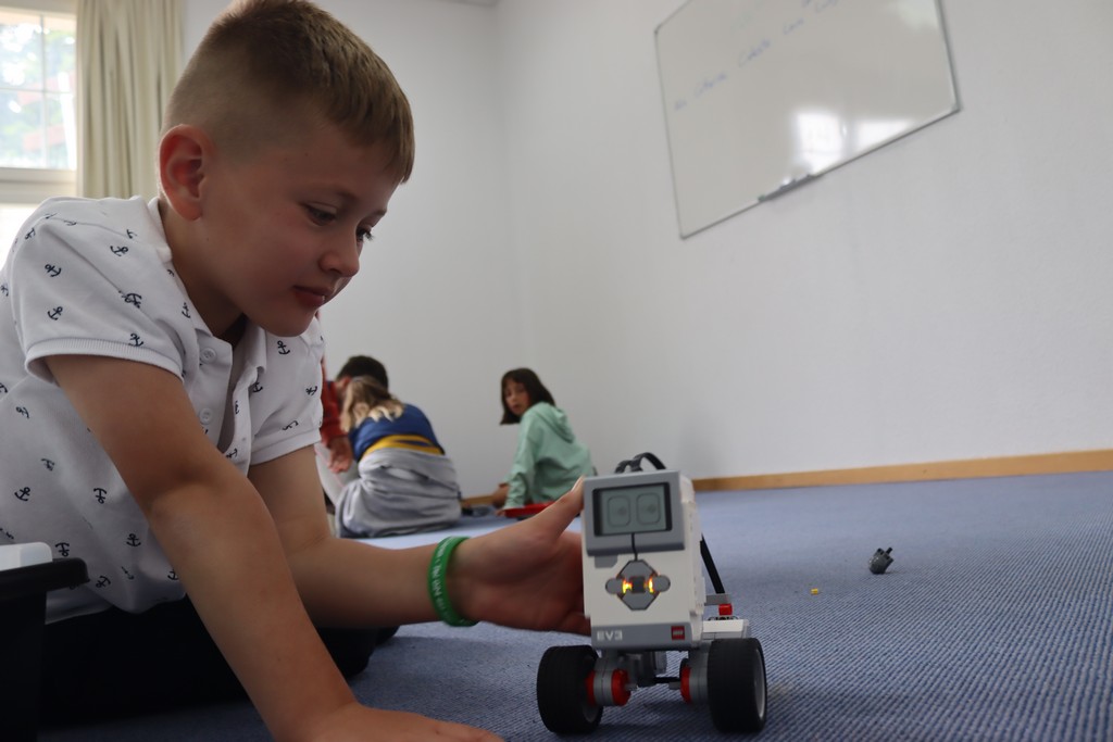 Village Camps International Summer Camp Leysin, Switzerland 2026-07-26 https://www.villagecamps.com/journals_admin/images/2377-7063-IMG_0515.jpg