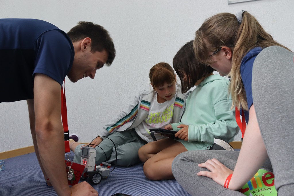 Village Camps International Summer Camp Leysin, Switzerland 2026-08-15 https://www.villagecamps.com/journals_admin/images/2377-7068-IMG_0563.jpg