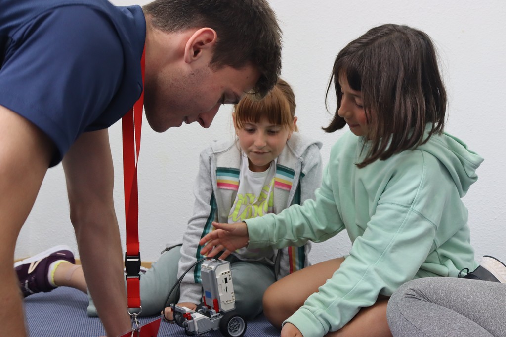 Village Camps International Summer Camp Leysin, Switzerland 2025-08-09 https://www.villagecamps.com/journals_admin/images/2377-7068-IMG_0570.jpg