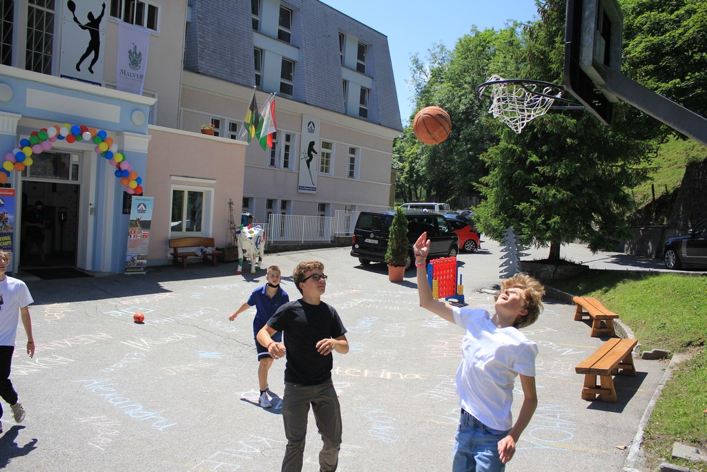 Village Camps International Summer Camp Leysin, Switzerland 2025-08-09 https://www.villagecamps.com/journals_admin/images/2388-6969-IMG_9647.jpg