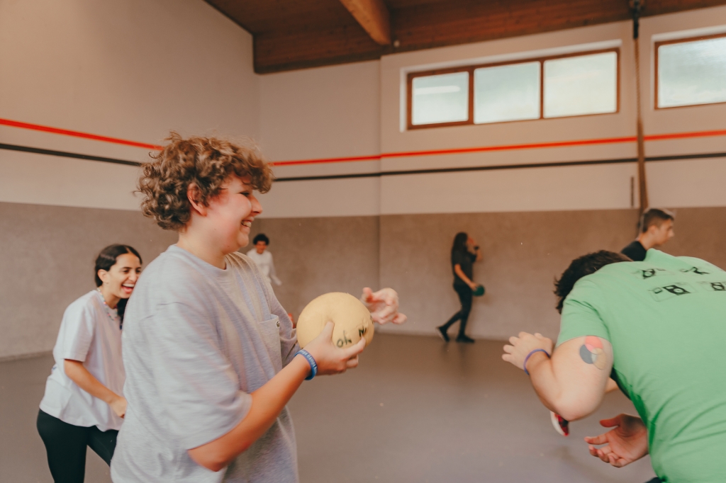 Village Camps International Summer Camp Leysin, Switzerland 2025-08-09 https://www.villagecamps.com/journals_admin/images/2477-6936-06_07_2022_Village_Camp_Zell_am_See_3rd_day_109.jpg