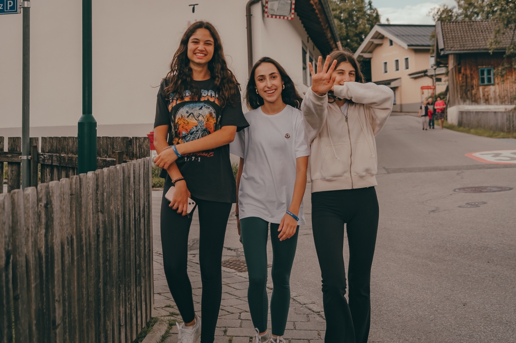 Village Camps International Summer Camp Leysin, Switzerland 2025-08-09 https://www.villagecamps.com/journals_admin/images/2477-6940-06_07_2022_Village_Camp_Zell_am_See_3rd_day_121.jpg