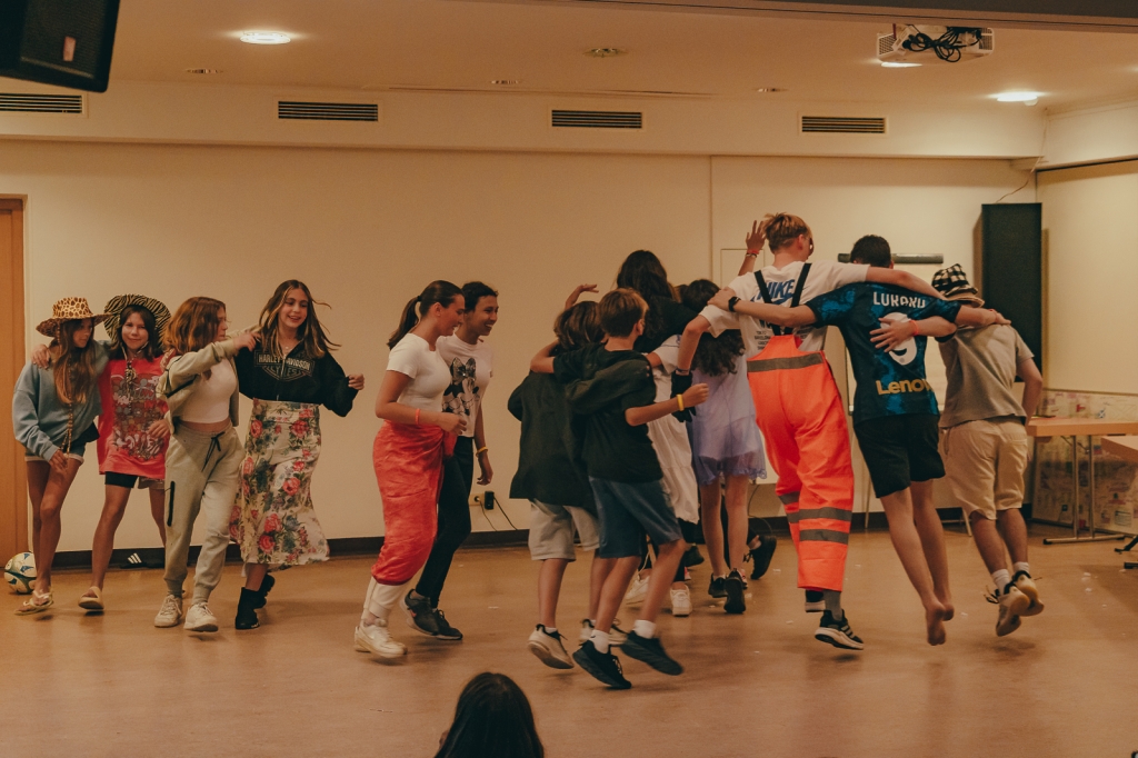 Village Camps International Summer Camp Leysin, Switzerland 2025-08-09 https://www.villagecamps.com/journals_admin/images/2477-7070-06_07_2022_Village_Camp_Zell_am_See_3rd_day_164.jpg Village Camps International Summer Camp Leysin, Switzerland 2025-08-09 https://www.villagecamps.com/journals_admin/images/2477-7070-06_07_2022_Village_Camp_Zell_am_See_3rd_day_164.jpg