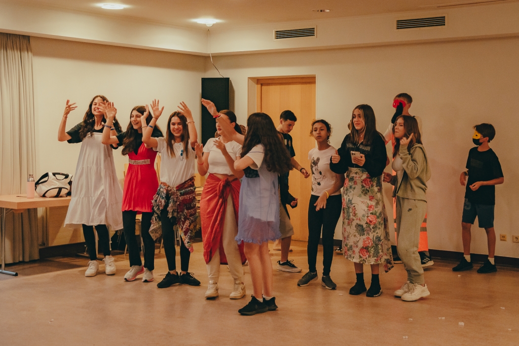 Village Camps International Summer Camp Leysin, Switzerland 2026-07-27 https://www.villagecamps.com/journals_admin/images/2477-7318-06_07_2022_Village_Camp_Zell_am_See_3rd_day_159.jpg