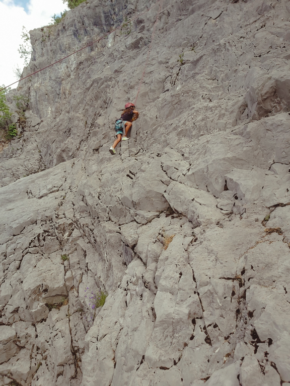 Village Camps International Summer Camp Leysin, Switzerland 2026-08-15 https://www.villagecamps.com/journals_admin/images/2492-4419-archeryandclimbing-52.jpg