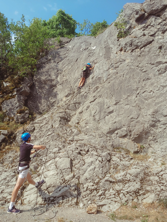 Village Camps International Summer Camp Leysin, Switzerland 2025-08-09 https://www.villagecamps.com/journals_admin/images/2492-4422-archeryandclimbing-17.jpg