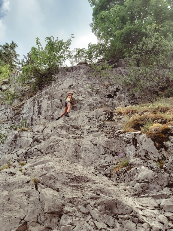 Village Camps International Summer Camp Leysin, Switzerland 2025-08-09 https://www.villagecamps.com/journals_admin/images/2492-5791-archeryandclimbing-58.jpg