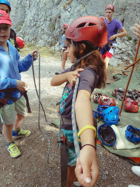 Village Camps International Summer Camp Leysin, Switzerland 2025-08-09 https://www.villagecamps.com/journals_admin/images/2492-5792-archeryandclimbing-41.jpg