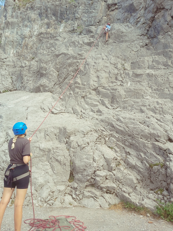 Village Camps International Summer Camp Leysin, Switzerland 2025-08-09 https://www.villagecamps.com/journals_admin/images/2492-5792-archeryandclimbing-43.jpg