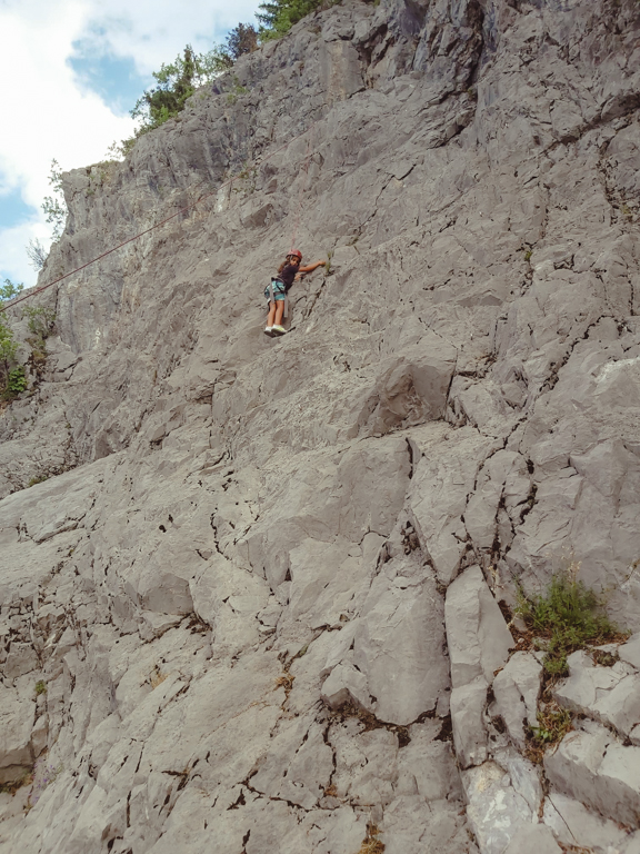 Village Camps International Summer Camp Leysin, Switzerland 2025-08-09 https://www.villagecamps.com/journals_admin/images/2492-5792-archeryandclimbing-45.jpg