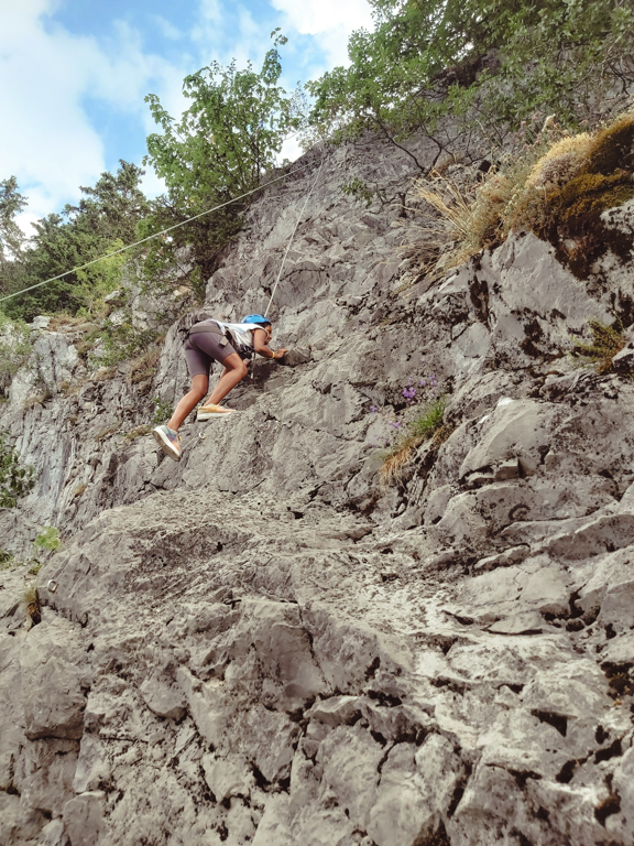 Village Camps International Summer Camp Leysin, Switzerland 2025-08-09 https://www.villagecamps.com/journals_admin/images/2492-5792-archeryandclimbing-48.jpg