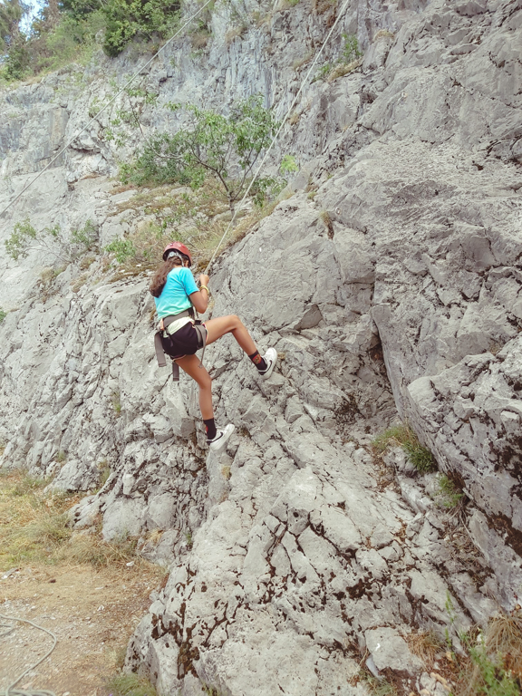 Village Camps International Summer Camp Leysin, Switzerland 2025-08-09 https://www.villagecamps.com/journals_admin/images/2492-5793-archeryandclimbing-34.jpg