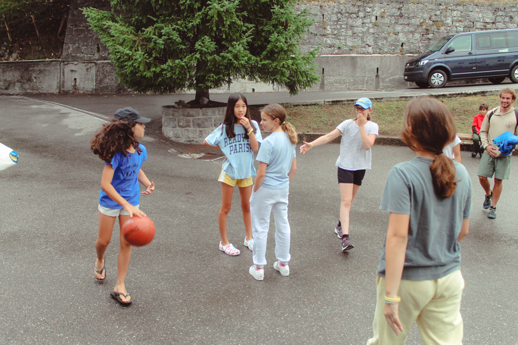Village Camps International Summer Camp Leysin, Switzerland 2025-08-09 https://www.villagecamps.com/journals_admin/images/2525-9006-IMG_4569.jpg