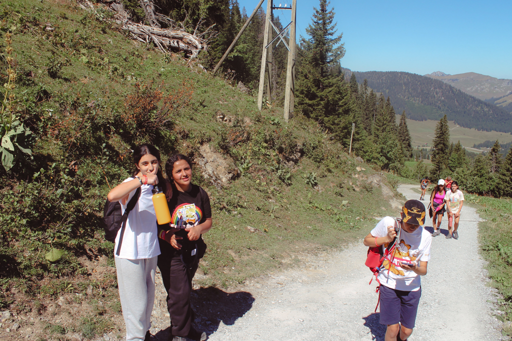 Village Camps International Summer Camp Leysin, Switzerland 2025-08-09 https://www.villagecamps.com/journals_admin/images/2536-1961-STEM-2.jpg
