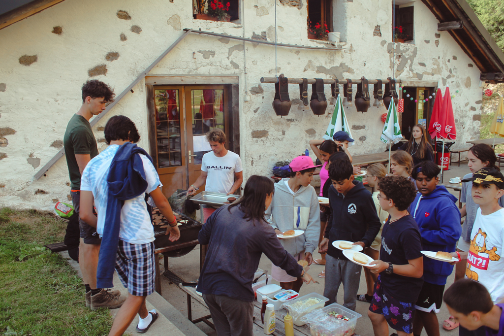 Village Camps International Summer Camp Leysin, Switzerland 2026-07-25 https://www.villagecamps.com/journals_admin/images/2536-1963-STEM-14.jpg
