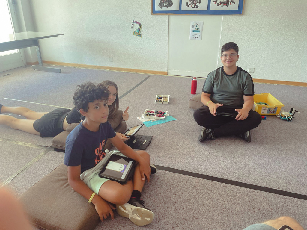 Village Camps International Summer Camp Leysin, Switzerland 2025-08-09 https://www.villagecamps.com/journals_admin/images/2537-2479-STEM1-7.jpg