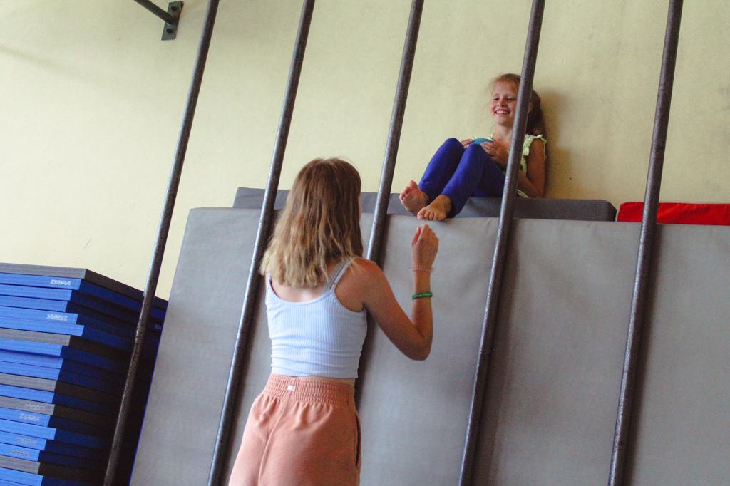 Village Camps International Summer Camp Leysin, Switzerland 2025-08-09 https://www.villagecamps.com/journals_admin/images/2537-4735-Cam1-8.jpg