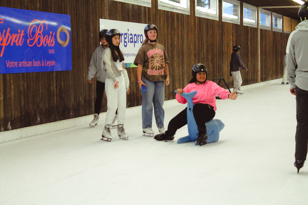 Village Camps International Summer Camp Leysin, Switzerland 2025-08-09 https://www.villagecamps.com/journals_admin/images/2537-4810-Cam1-44.jpg