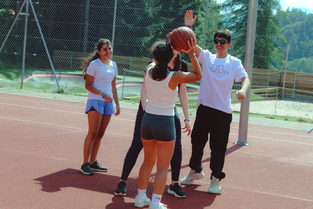 Village Camps International Summer Camp Leysin, Switzerland 2025-08-09 https://www.villagecamps.com/journals_admin/images/2542-9373-IMG_1191.jpg