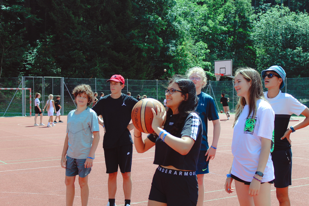 Village Camps International Summer Camp Leysin, Switzerland 2025-08-09 https://www.villagecamps.com/journals_admin/images/2542-9383-IMG_1109.jpg