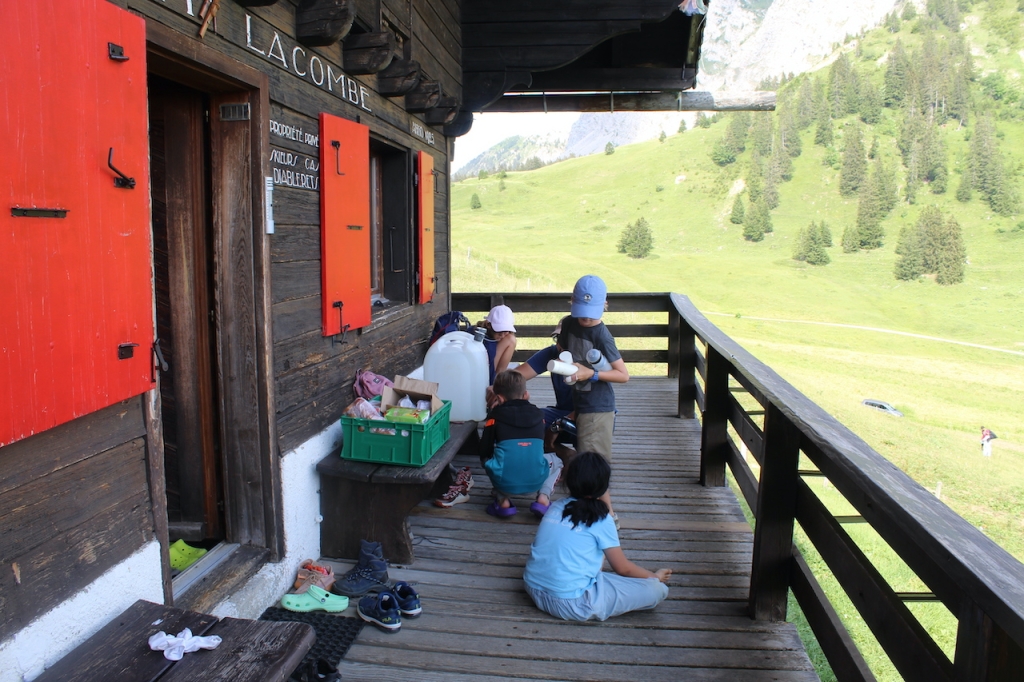 Village Camps International Summer Camp Leysin, Switzerland 2025-08-09 https://www.villagecamps.com/journals_admin/images/2600-2957-IMG_9211.jpg