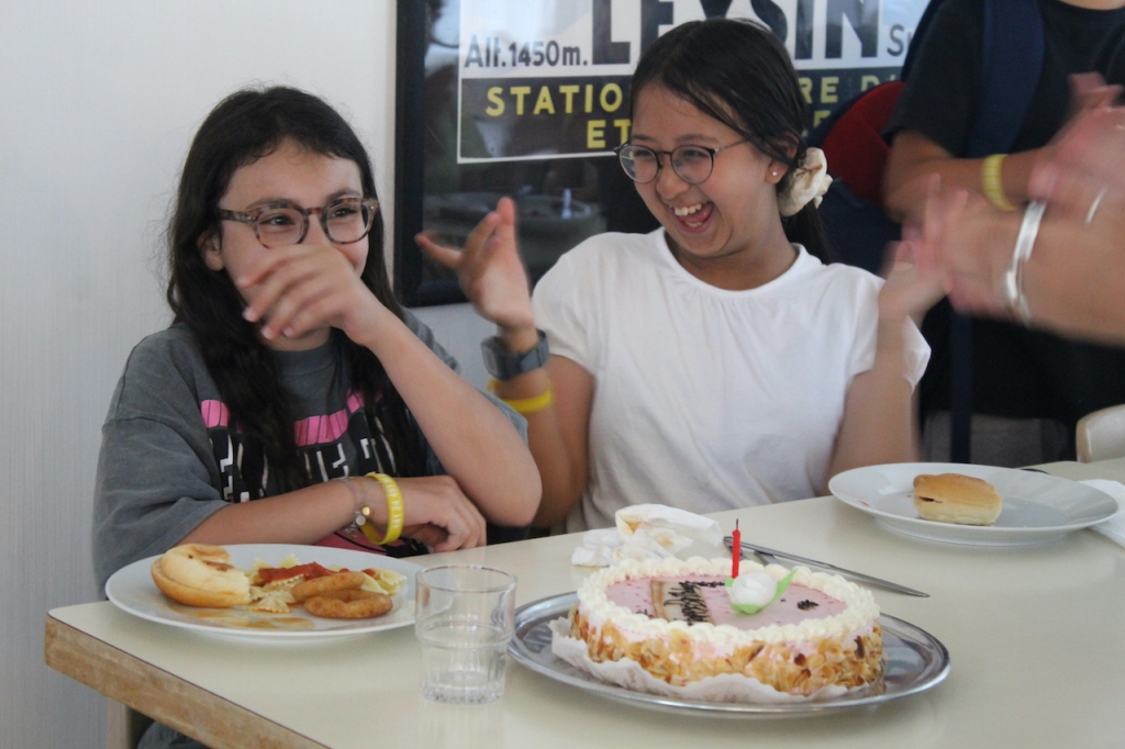 Village Camps International Summer Camp Leysin, Switzerland 2025-08-09 https://www.villagecamps.com/journals_admin/images/2600-5393-IMG_9282.jpg