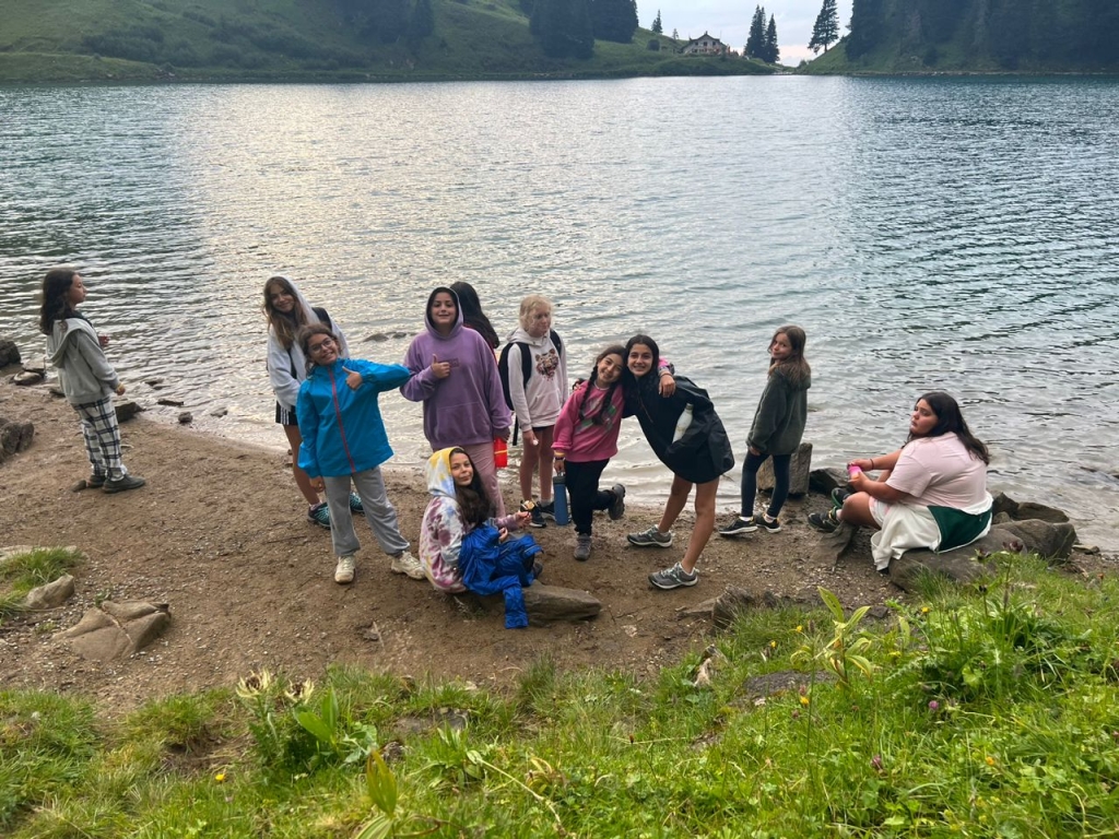 Village Camps International Summer Camp Leysin, Switzerland 2025-08-09 https://www.villagecamps.com/journals_admin/images/2619-5043-VC45.jpg