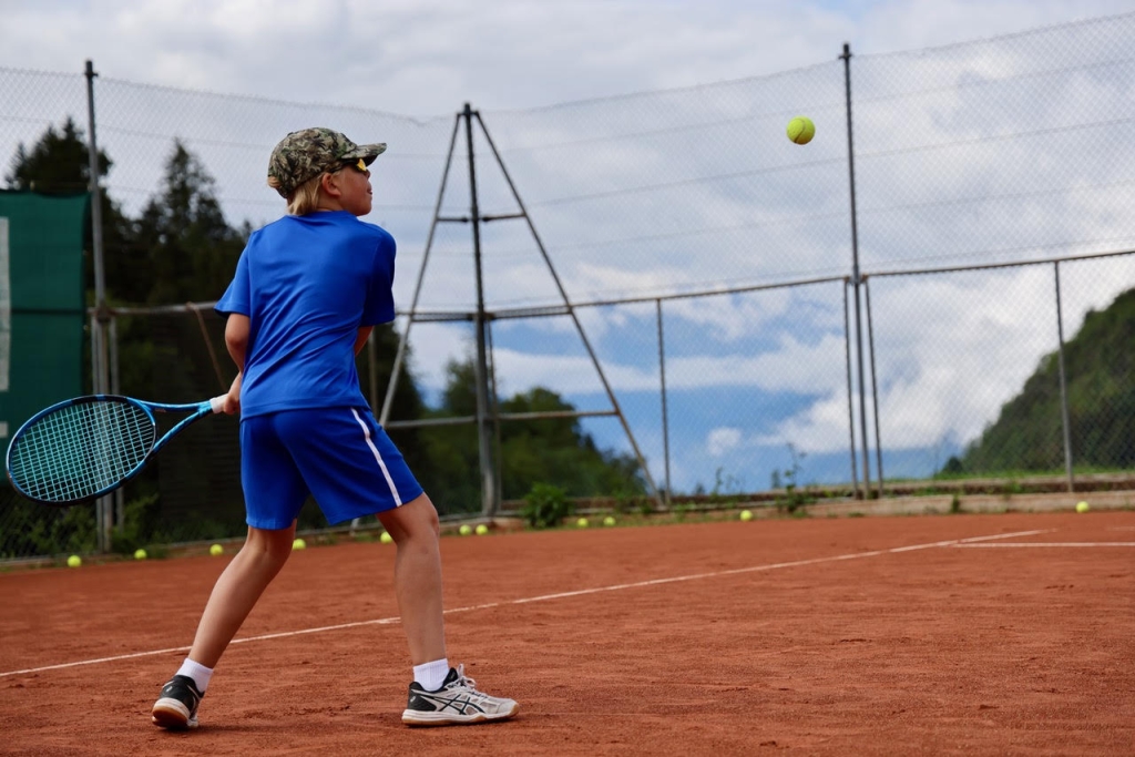 Village Camps International Summer Camp Leysin, Switzerland 2025-08-09 https://www.villagecamps.com/journals_admin/images/2620-7836-tennis3.jpg