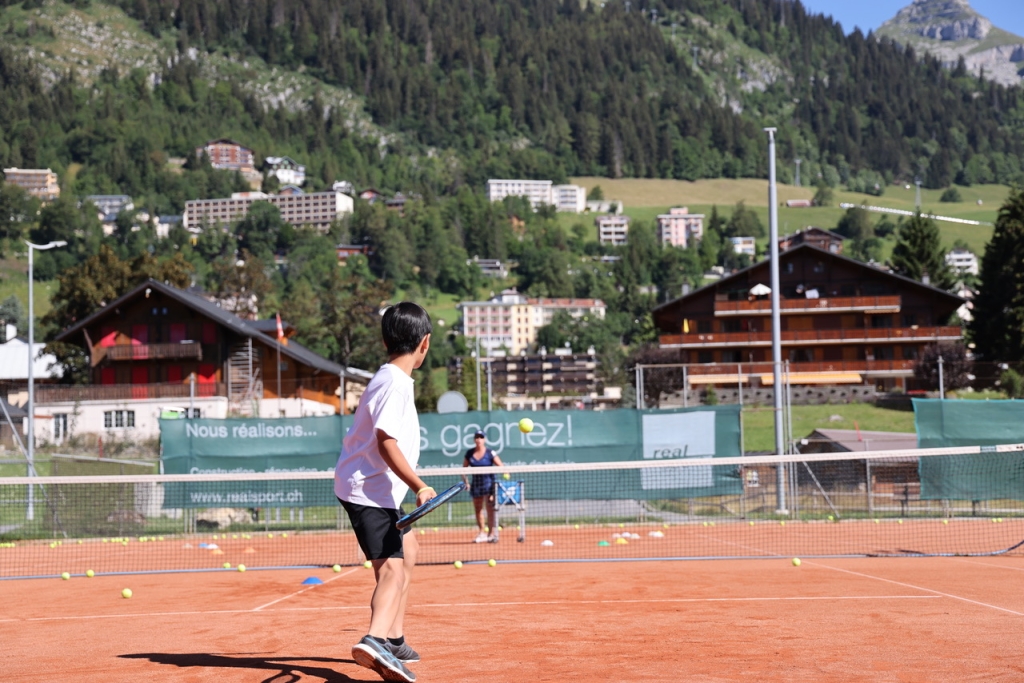 Village Camps International Summer Camp Leysin, Switzerland 2026-08-15 https://www.villagecamps.com/journals_admin/images/2625-7587-tennis22.jpg
