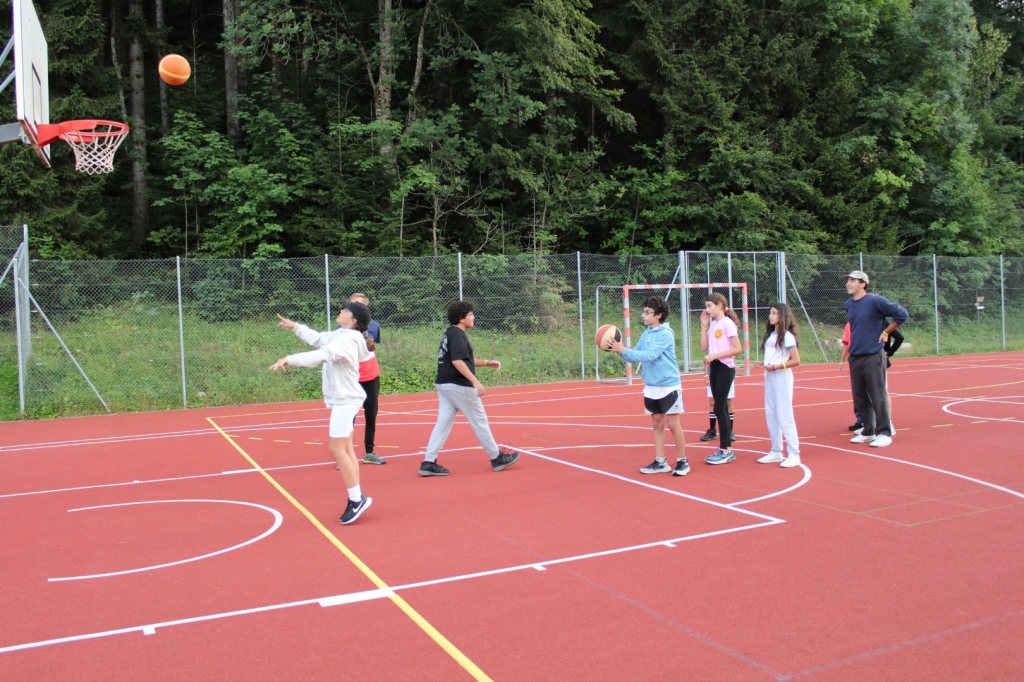 Village Camps International Summer Camp Leysin, Switzerland 2025-08-09 https://www.villagecamps.com/journals_admin/images/2628-0458-IMG_9437.jpg