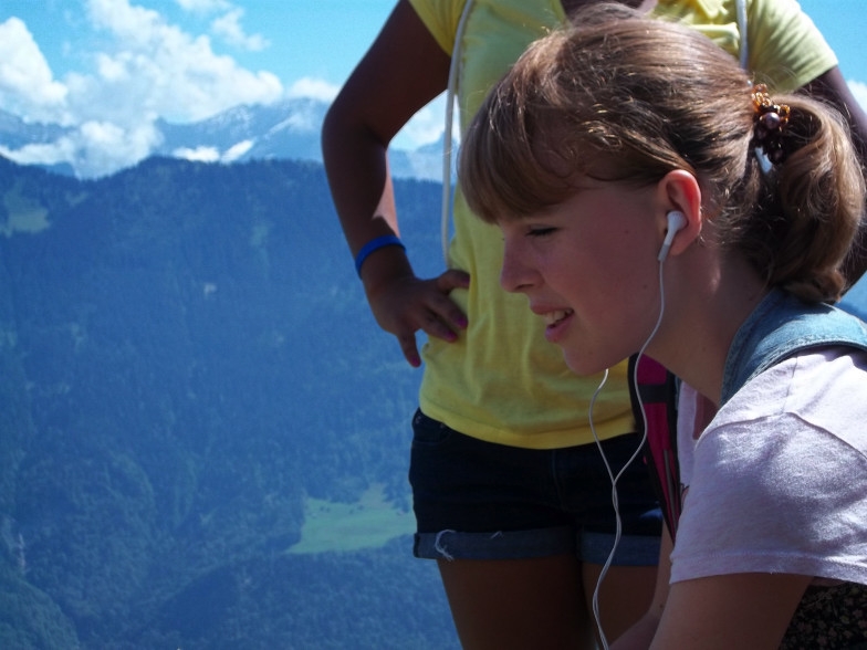 Village Camps International Summer Camp Leysin, Switzerland 2025-08-09 https://www.villagecamps.com/journals_admin/images/405-34-100_0909.jpg