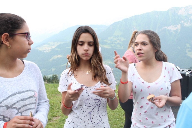 Village Camps International Summer Camp Leysin, Switzerland 2025-08-09 https://www.villagecamps.com/journals_admin/images/691-35-campfirereds0036.jpg