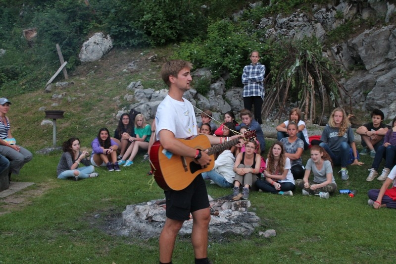 Village Camps International Summer Camp Leysin, Switzerland 2025-08-09 https://www.villagecamps.com/journals_admin/images/691-35-campfirereds0076.jpg