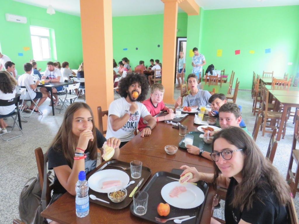 Village Camps International Summer Camp Chiclana, Spain 2017-07-28 https://www.villagecamps.com/journals_admin/images/1825-5715-IMG_4883.jpg