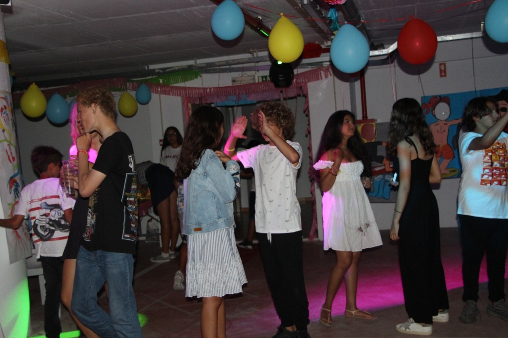 Village Camps International Summer Camp Santa Cruz, Portugal 2025-07-25 https://www.villagecamps.com/journals_admin/images/2085-8245-IMG_9436.jpg