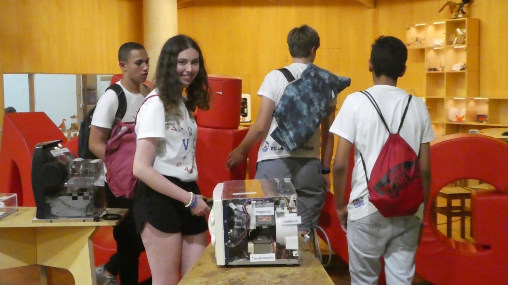 Village Camps International Summer Camp Santa Cruz, Portugal 2025-07-25 https://www.villagecamps.com/journals_admin/images/2256-4335-P1040689.jpg