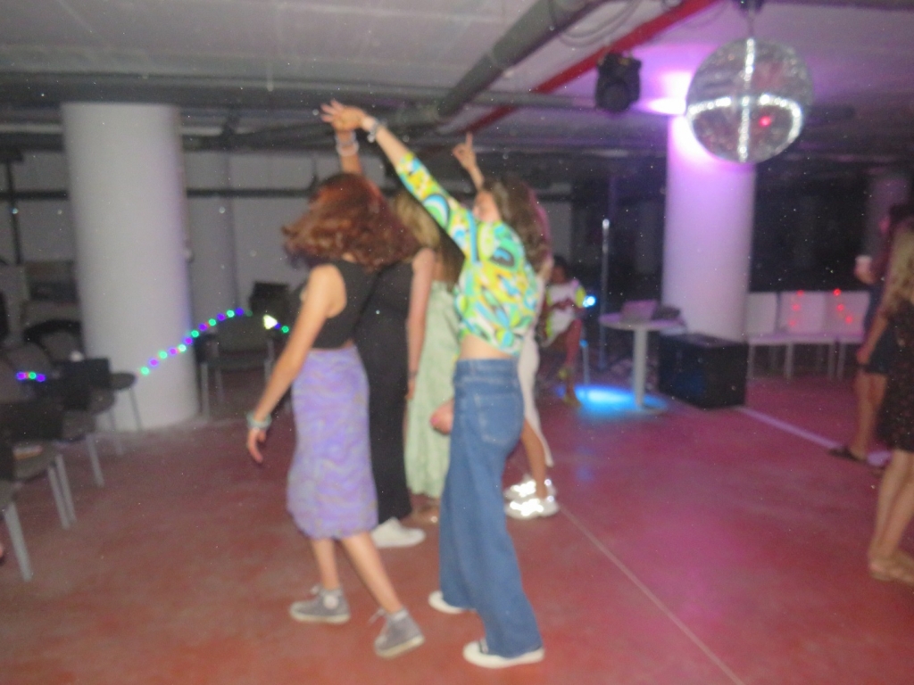 Village Camps International Summer Camp Santa Cruz, Portugal 2025-07-25 https://www.villagecamps.com/journals_admin/images/2372-3990-IMG_9128.jpg