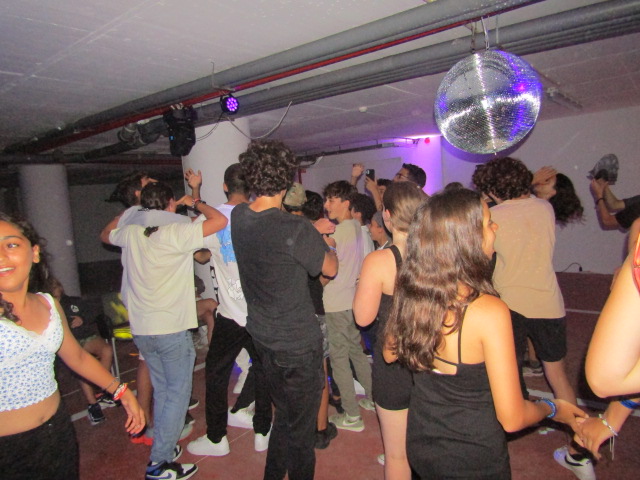 Village Camps International Summer Camp Santa Cruz, Portugal 2025-07-25 https://www.villagecamps.com/journals_admin/images/2531-3679-IMG_0848.jpg