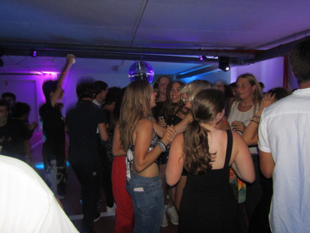Village Camps International Summer Camp Santa Cruz, Portugal 2025-07-25 https://www.villagecamps.com/journals_admin/images/2531-3681-IMG_0806.jpg