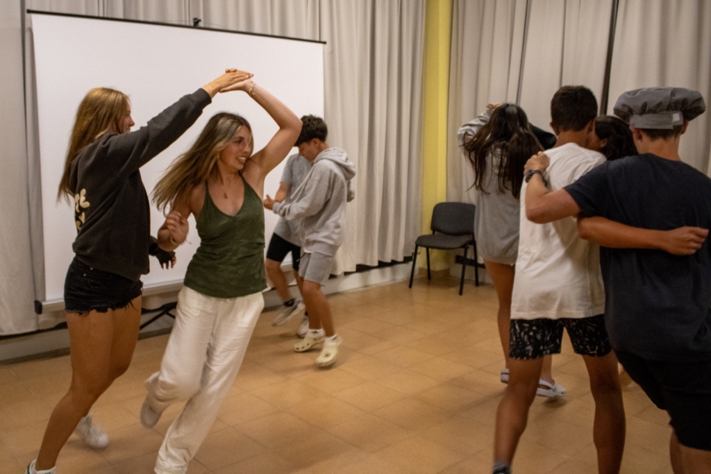 Village Camps International Summer Camp Santa Cruz, Portugal 2025-07-25 https://www.villagecamps.com/journals_admin/images/2758-7599-VC_2024_07_22-87.jpg