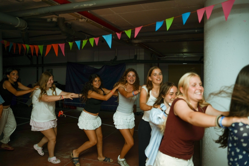 Village Camps International Summer Camp Santa Cruz, Portugal 2025-07-25 https://www.villagecamps.com/journals_admin/images/2902-5797-DSC00002.jpg