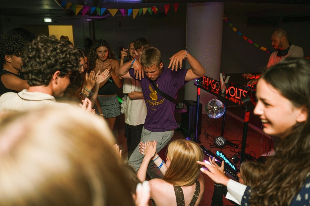 Village Camps International Summer Camp Santa Cruz, Portugal 2025-07-25 https://www.villagecamps.com/journals_admin/images/2902-5798-DSC00041.jpg