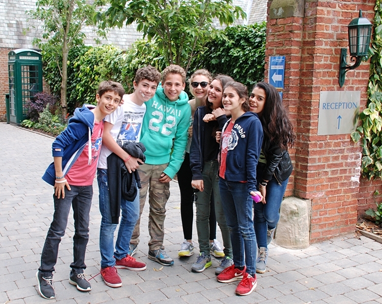 Village Camps International Summer Camp England 2024-07-27 https://www.villagecamps.com/journals_admin/images/1041-42-2.jpg